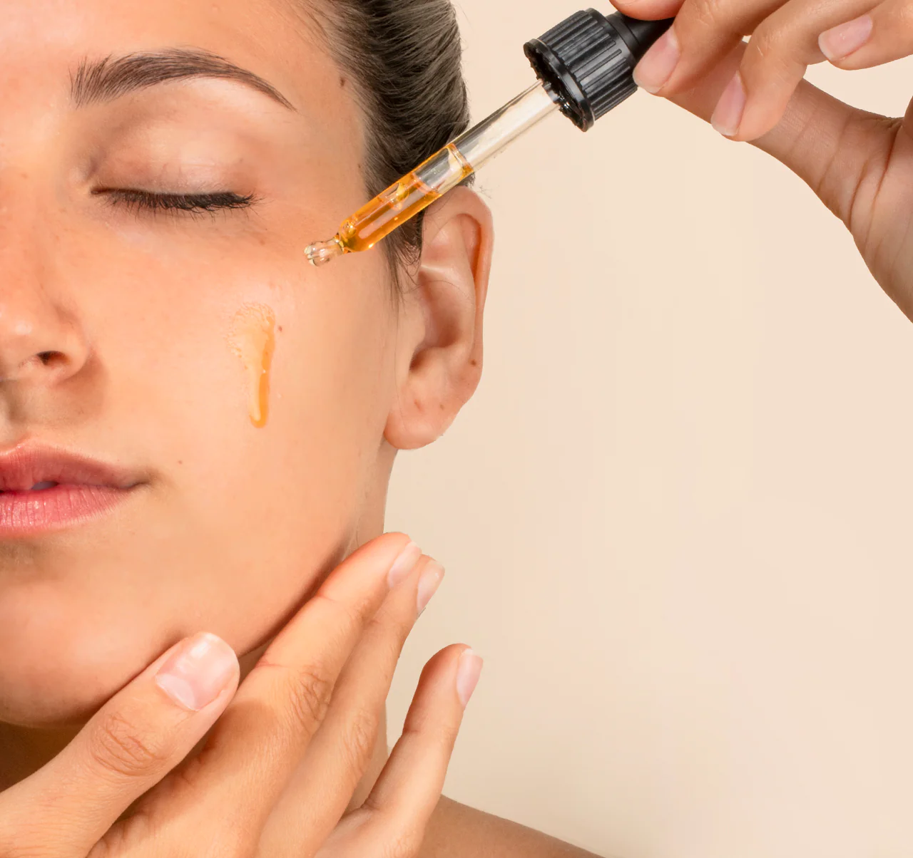 Facial Glow Serum - Image 4